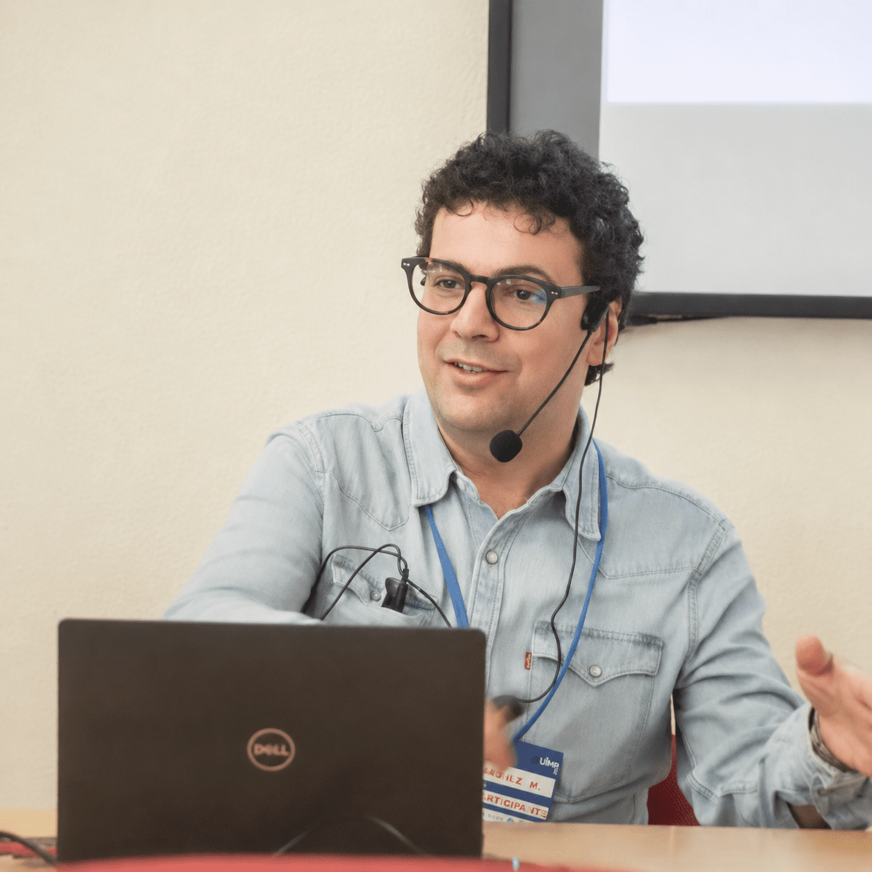 Charlie Martinez, autor de Quirinux, en el Congreso esLibre 2026 en Melide